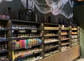 Табачный самостоятельный отдел в крупном сетевом магазине