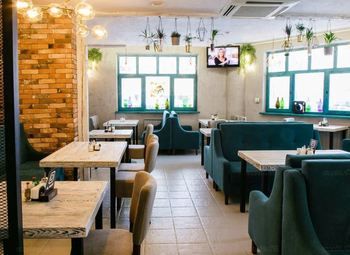 Кафе-пышечная со стабильным трафиком внутри торгового центра