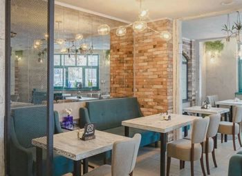 Кафе-пышечная со стабильным трафиком внутри торгового центра