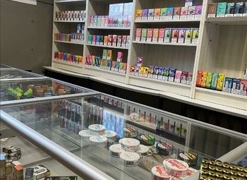 Фото Раскрученный табачный магазин с низкой арендной ставкой