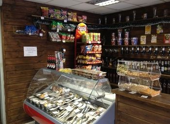 Фото Пивной магазин с посадочными местами/Много постоянных клиентов