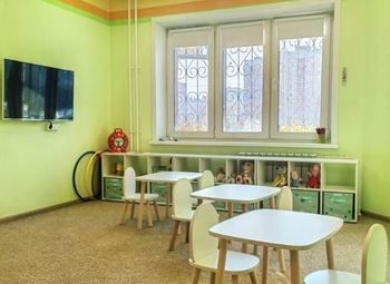 Школа английского языка / Детский центр / Рядом 5 школ