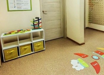 Школа английского языка / Детский центр / Рядом 5 школ