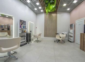 Парикмахерская в Петергофе на 2 места