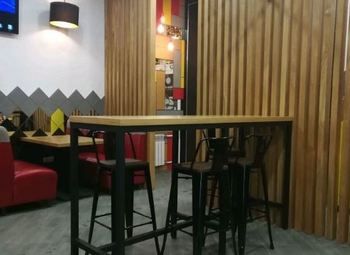 Кафе-шаверма на большом пешеходном и туристическом потоке.