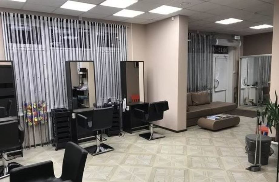 Оборудованное помещение под салон красоты в проходном месте