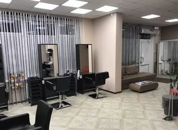 Оборудованное помещение под салон красоты в проходном месте