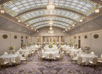 Банкетные залы около Дворца бpaкocoчетания 