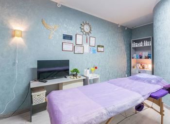 Студия массажа с оборудованием в центре / срочно