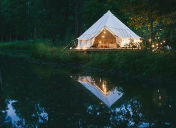 Земля на берегу Волги под Глэмпинг