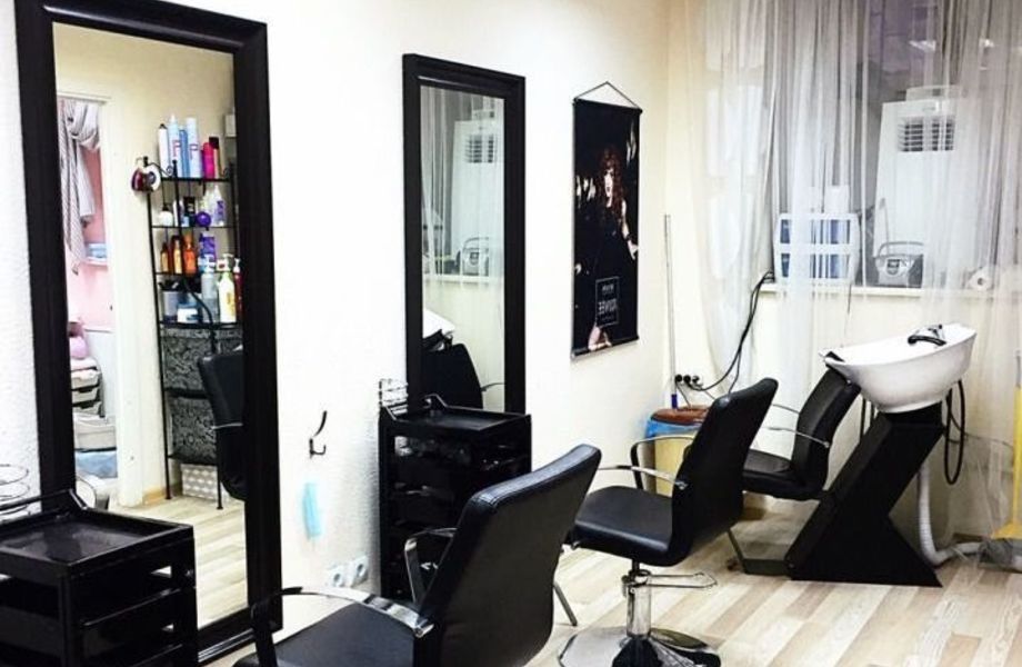 Фото 1 Салон красоты у метро/маникюр/парикмахер/бровист