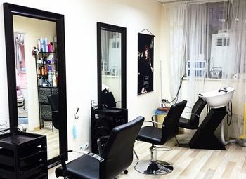 Фото Салон красоты у метро/маникюр/парикмахер/бровист