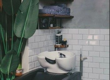 Парикмахерская с высокой проходимостью