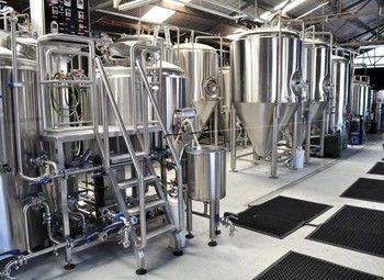 Фото Пивоваренный завод с сетью собственных магазинов