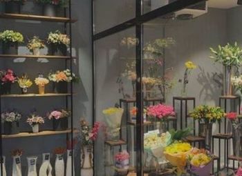 Прибыльный двухэтажный цветочный магазин