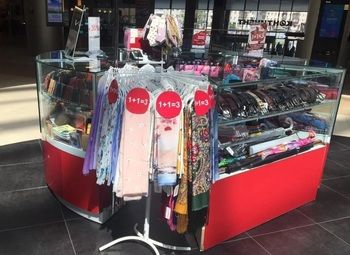 Фото 2 Островок сезонных товаров в крупном ТЦ