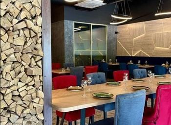 Ресторан кавказской кухни с мангалом на дровах
