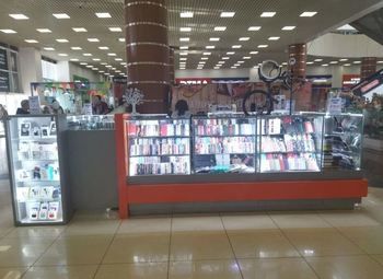 Остров по продаже телефонных аксессуаров / 4 года работы