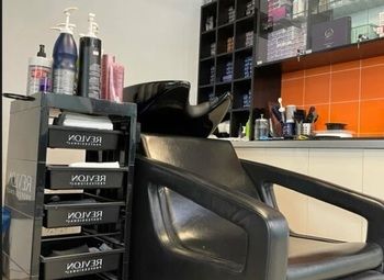 Фото 3 Студия маникюра с выгодной арендной ставкой и базой клиентов