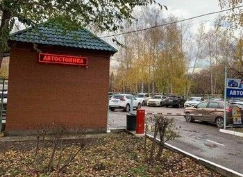 Автостоянка в районе Пушкина/ 1000м