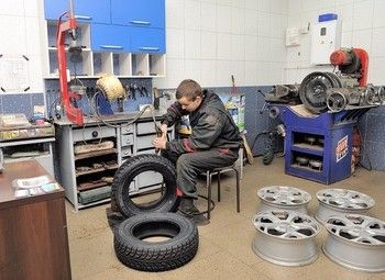 Фото 2 Шиномонтаж на 1 линии / В ЮЗАО / Укомплектованный штат
