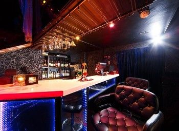 Бар/караоке/кальянная