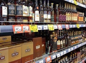 Фото 2 Продуктовый магазин с алкогольной лицензией в Выборгском районе