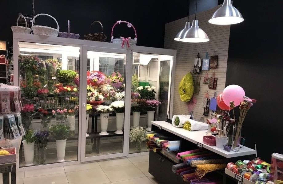 Фото 2 Цветочный магазин в центре, рядом с метро