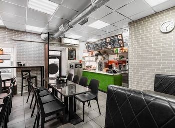 Фото 2 Кафе с дизайнерским ремонтом / пл. Восстания