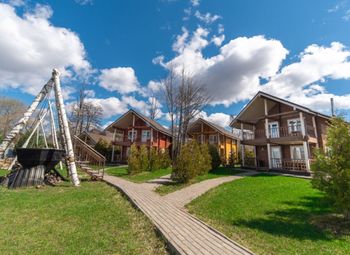 Фото 3 коттеджа с высокой прибылью, парковкой и рестораном в СОБСТВЕННОСТЬ