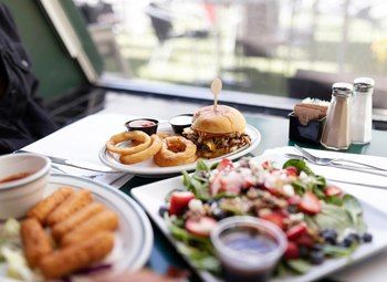 Фото 2 Кафе с высокой посещаемостью в Приморском районе