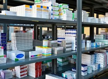 Фармацевтическая компания / госконтракты