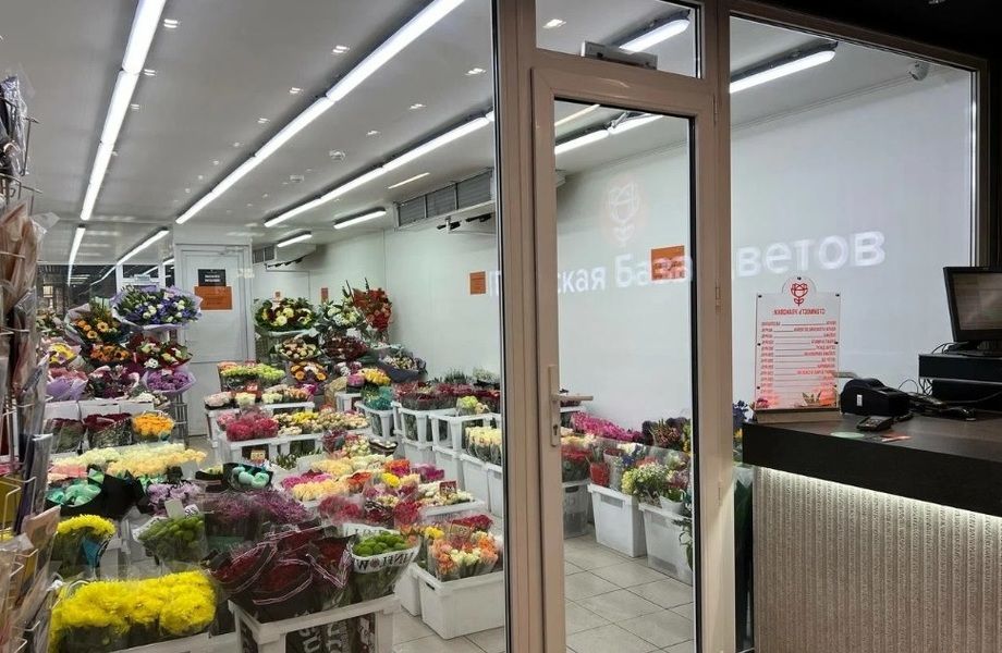 Фото 3 Действующий цветочный магазин без конкурентов с низкой арендой