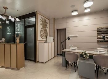 Фото Студия маникюра в центре столицы с низкой арендой и базой клиентов