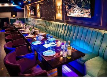 Кафе с лофт пространством и караоке