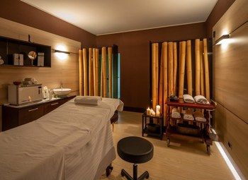 Престижный массажный центр в топовой локации с персоналом