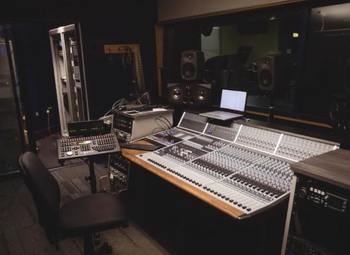 Фото 2 3 студии: звукозаписи, музыкальная и подкастов!