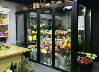 Фото Цветочный магазин у метро, в центре Москвы, полностью укомплектован