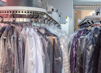 Пункт выдачи заказов химчистки в спальном районе