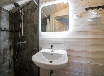 Фото 4 База отдыха на берегу озера / Локация в окружении прекрасной природы