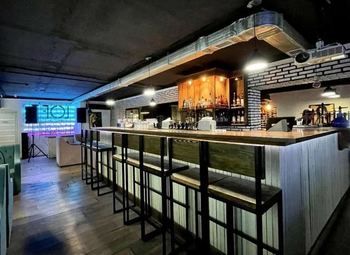 Лофт пространство- бар / центр города/ Прибыль 250000