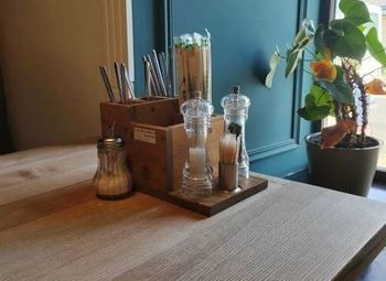 Пищевое производство с сетью кафе / Паназиатская кухня