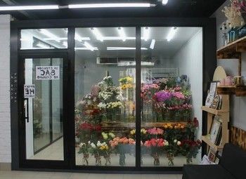 Фото 2 Цветочный магазин / В проходимом месте