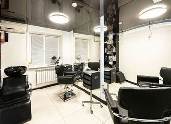 Салон красоты на цокольном этаже