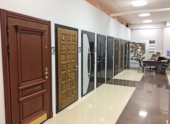 Фото 2 Салон дверей в проходной локации с окупаемостью 1 год