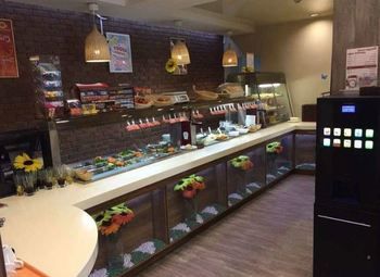 Столовая в центре города / 100м / витринные окна