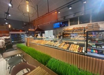 Пекарня возле метро на первой линии