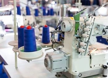 Фото Магазины одежды на маркетплейсах с контрактным производством