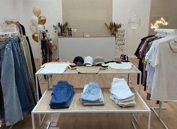 Магазин одежды / женская, мужская, детская одежда 