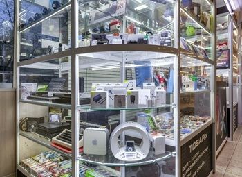 Фото 2 Прибыльный остров по ремонту телефонов в самой проходной локации